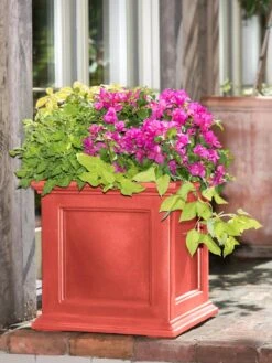 Fairfield Self-Watering Square Planter, 20” X 20” 6 Fairfield Self-Watering Square Planter, 20” X 20” -Gardene Supply Sales 39 618 08477 tif