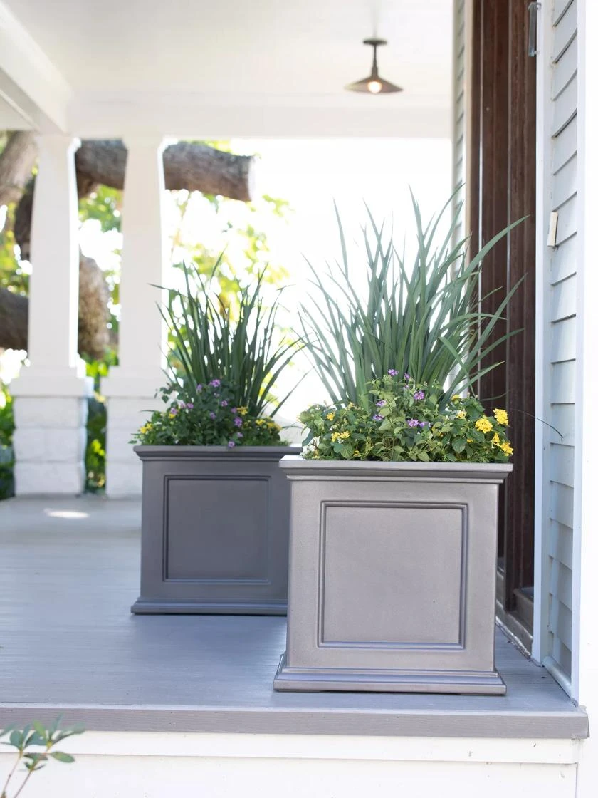 Fairfield Self-Watering Square Planter, 20” x 20” Fairfield Self-Watering Square Planter, 20” X 20” -Gardene Supply Sales 39 618 5545 tif