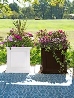 Fairfield Self-Watering Square Planter, 20” X 20” 4 Fairfield Self-Watering Square Planter, 20” X 20” -Gardene Supply Sales 39618 3022 001E tif