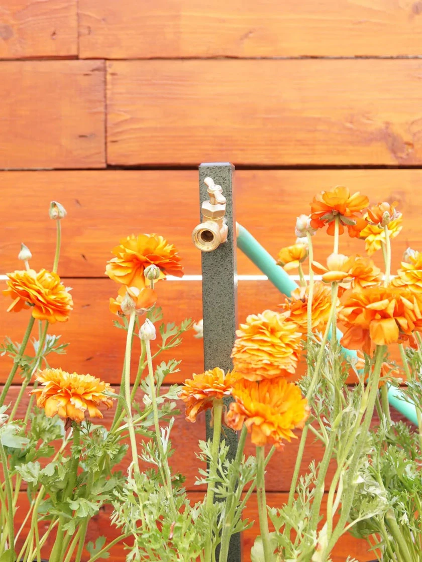 Yard Butler® Hose Bibe Extender Yard Butler® Hose Bibe Extender -Gardene Supply Sales 8613160 01v